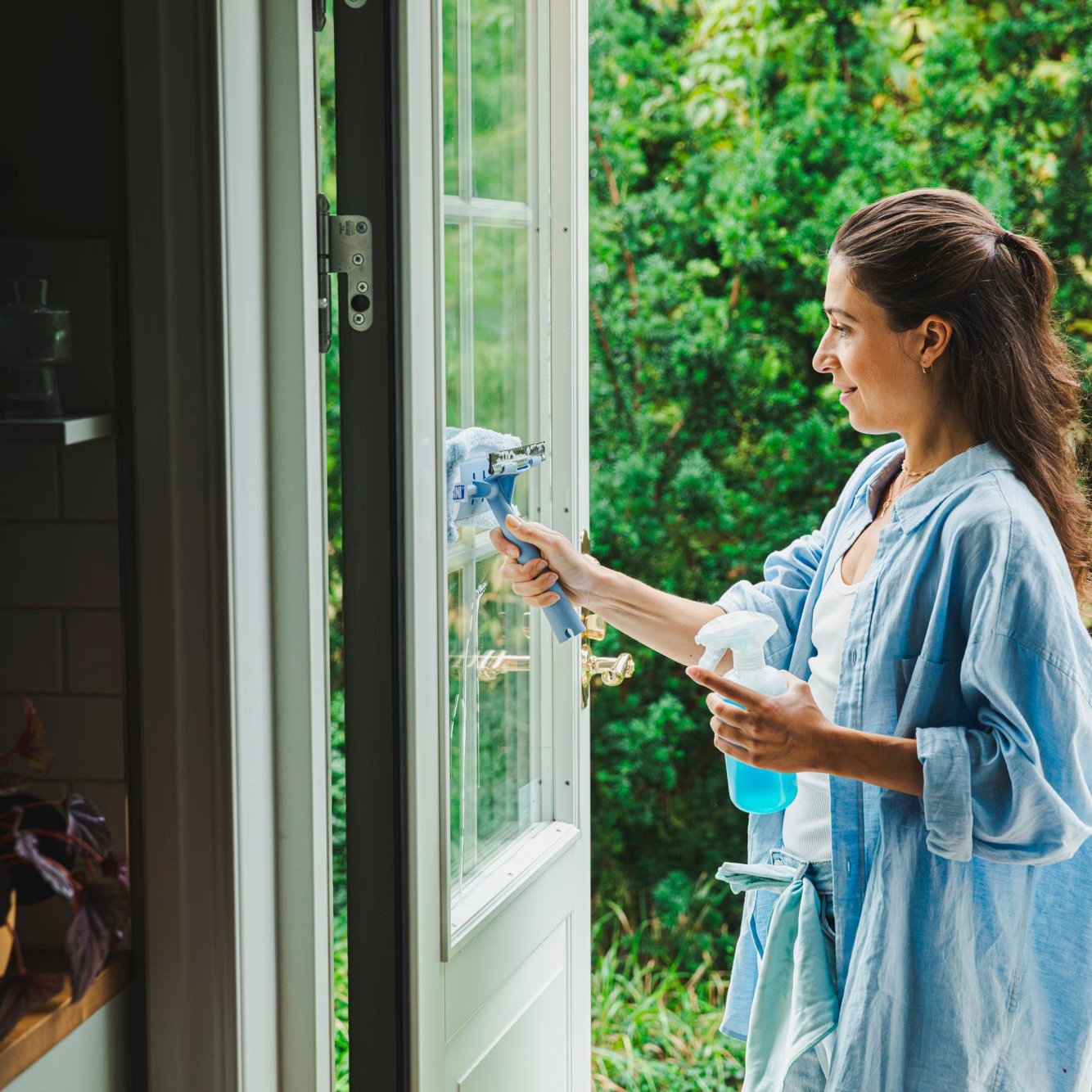 Hajusteeton ikkunanpuhdistusaine, starttipakkaus – pullo + 2 tablettia