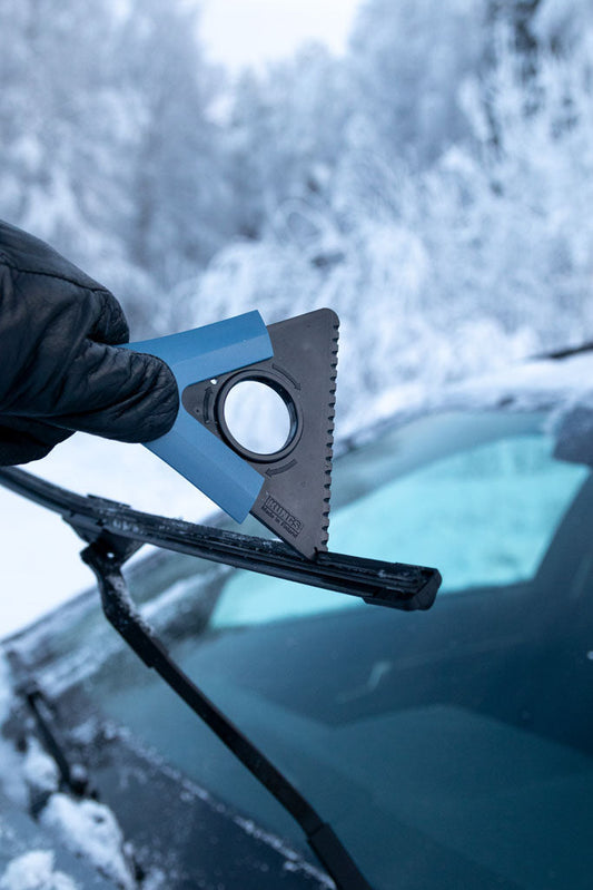 Auton talvivarusteet – Mitä pidän autossa talvella?