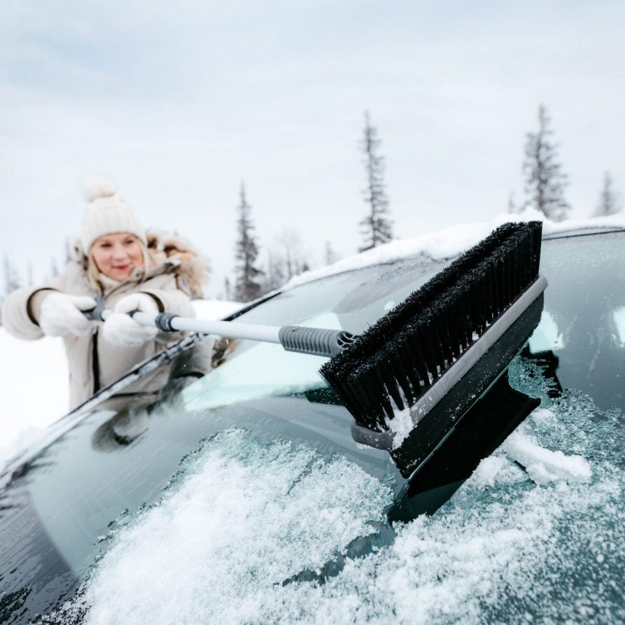 Kungs Star-is jääraappa-lumiharja kääntyvällä harjalla