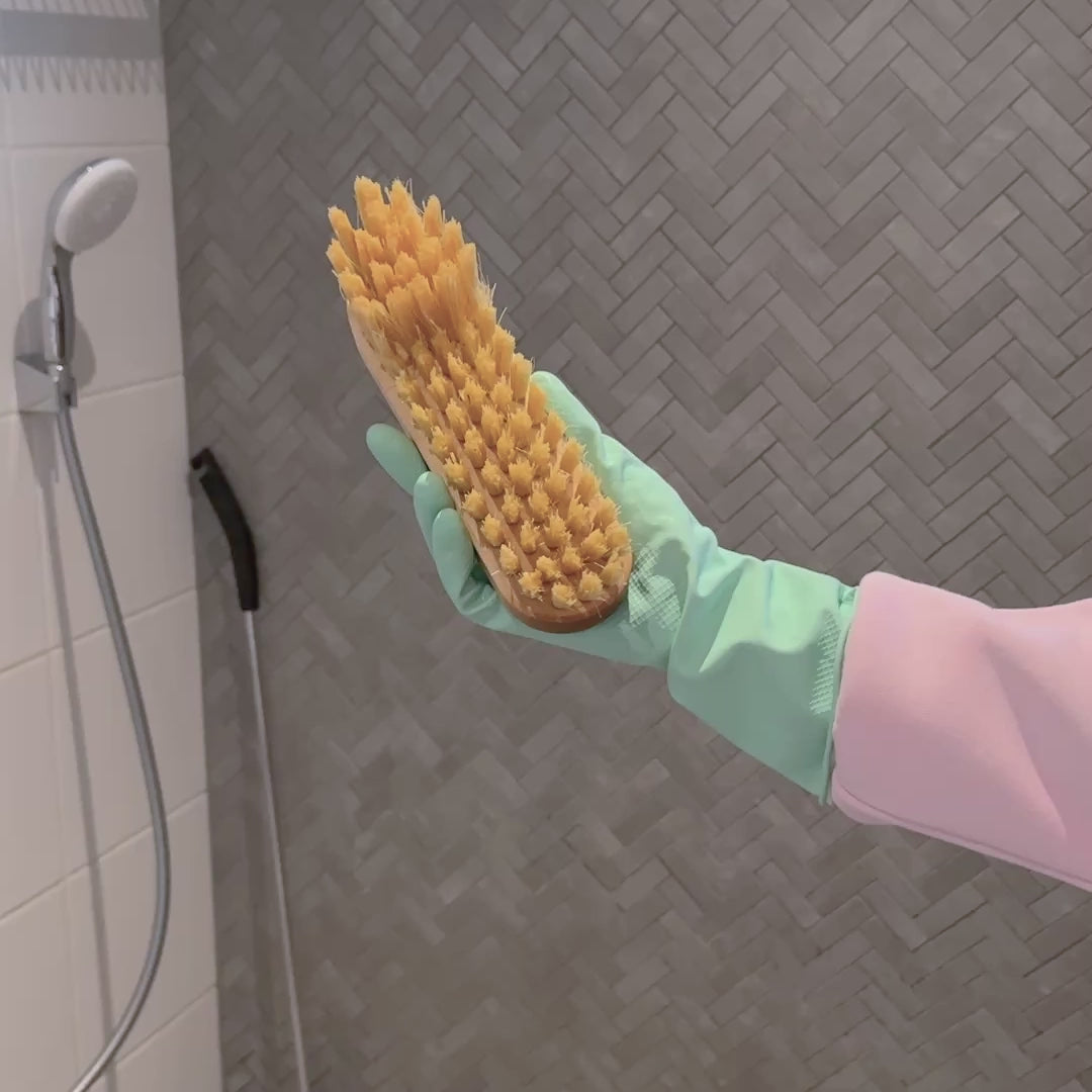 3601 SINI puinen saunanpesuharja käyttövideo